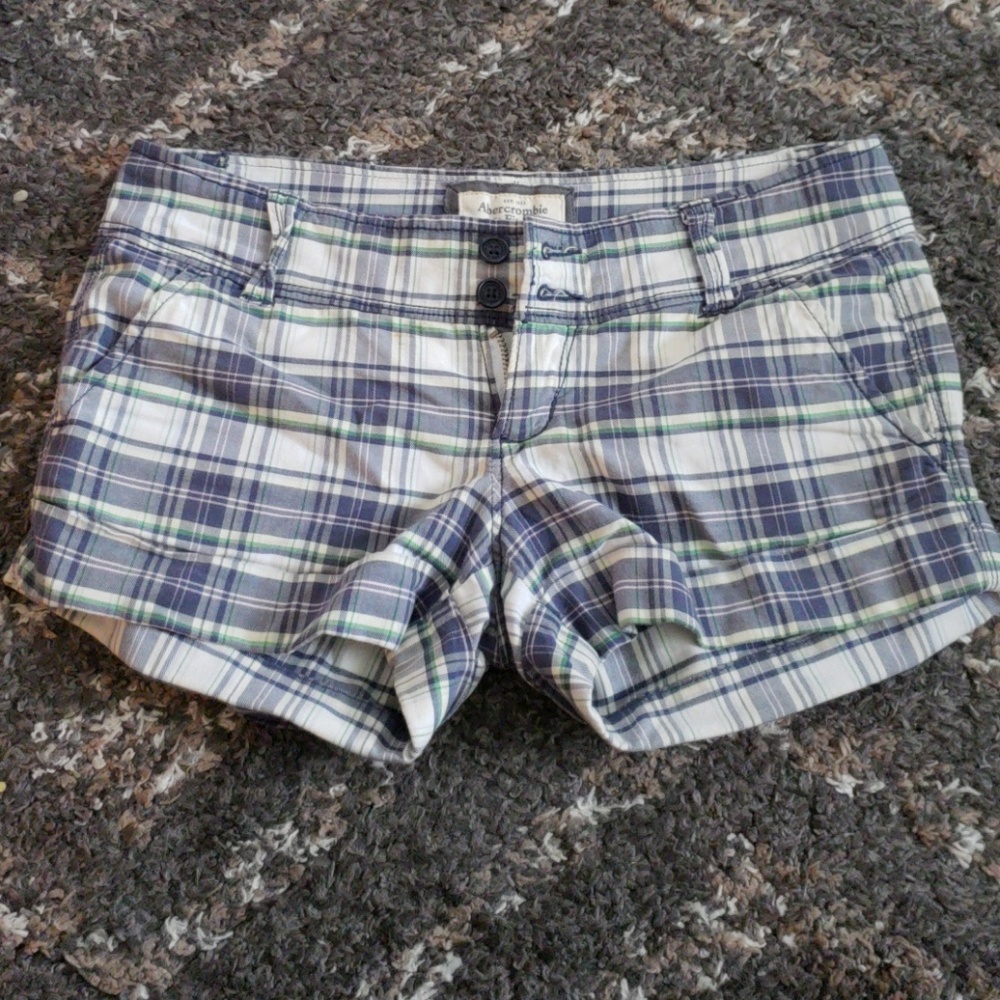 Abercrombie & Fitch plaid shorts